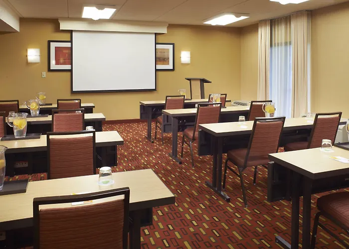 Courtyard Chicago Отель 3*