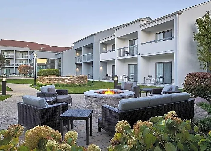 Courtyard Chicago 3* Oakbrook Terrace